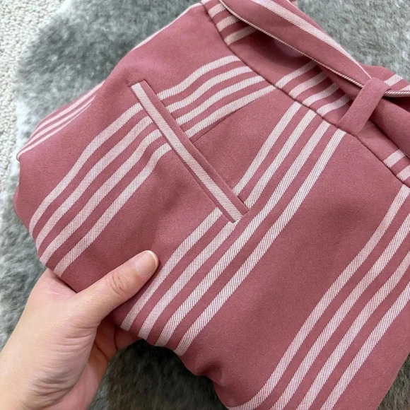 NWT Torrid 5” Stretch Crepe Mid-Rise Tie Front Shorts - Picture 8 of 11